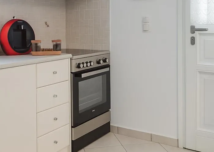 Youga Nest Apartment Vívlos